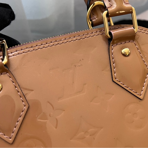 Auth Louis Vuitton Vernis Alma BB Rose Velours w/ Gold Hardware - Picture 4 of 16